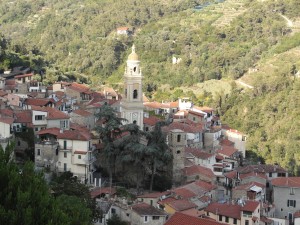 Xtrallusion photo library of independent, self-guided walking and sightseeing holidays in Italy. Pictures, images, photos and photographs taken along the way of this 1-day walking itinerary, to give you a visual impression of the day's walk.